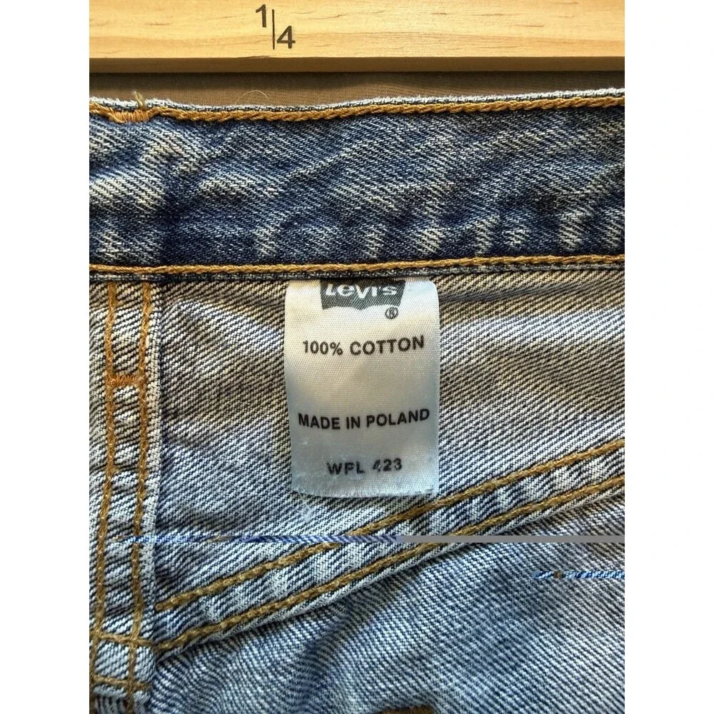 Vintage Levis 501 Distressed Jeans Mens 31x32 Medium Wash Ripped Button Fly Blue